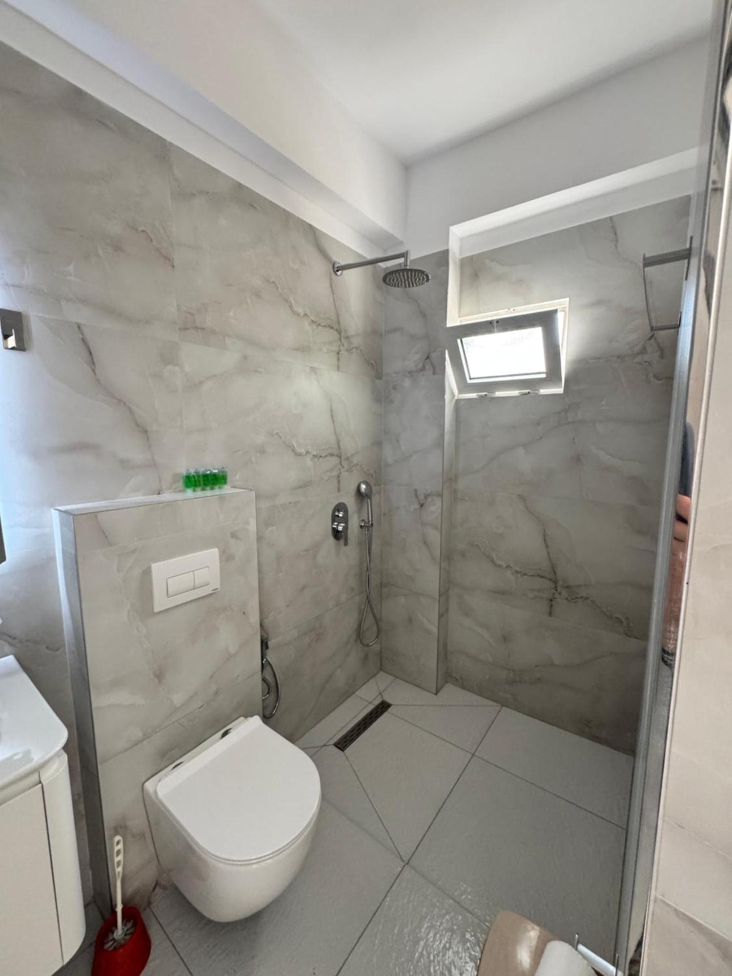 Rooms By The Sea Himarë Extérieur photo